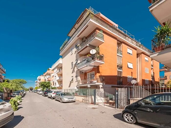 Appartamento bilocale in affitto in Via Leonardo Bianchi, Roma