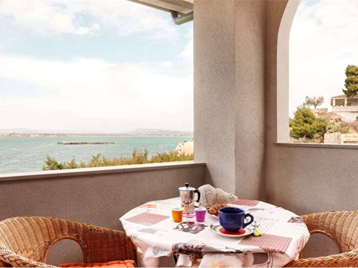 Appartamento trilocale in affitto in Isola, Siracusa