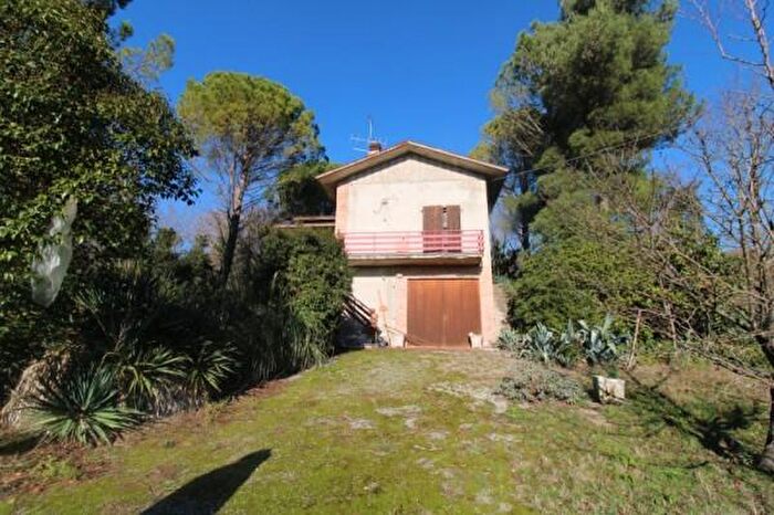 Casa quadrilocale in vendita in Via Clementina, Serra San Quirico