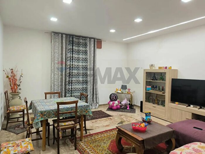 Appartamento quadrilocale in vendita in Via Valenti, Valderice