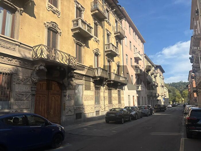 Appartamento quadrilocale in affitto in Via Federico Campana, Torino