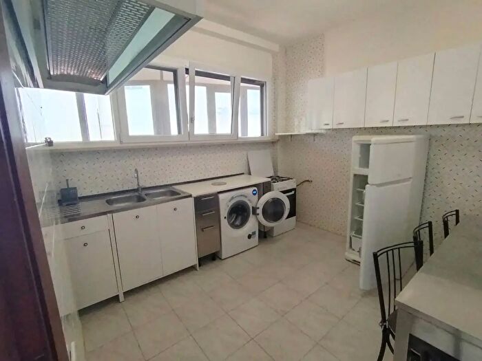 Appartamento trilocale in affitto in Via Carlo Salomone Cammeo, Pisa