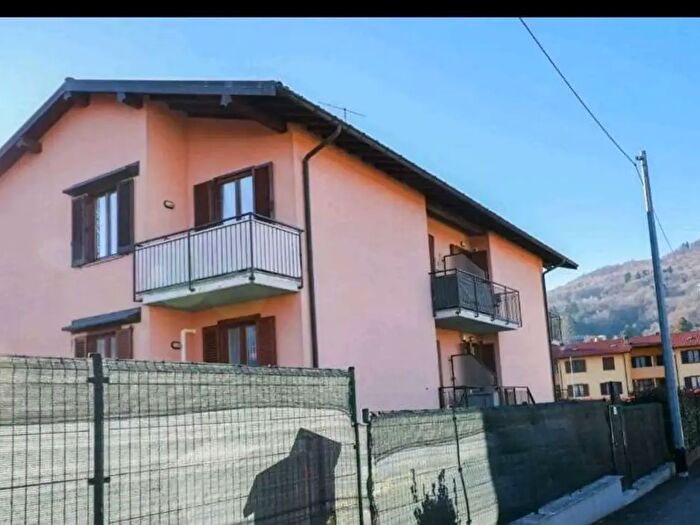 Appartamento trilocale in vendita in Marchirolo