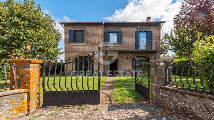 Casa con 6 locali in vendita in Orvieto
