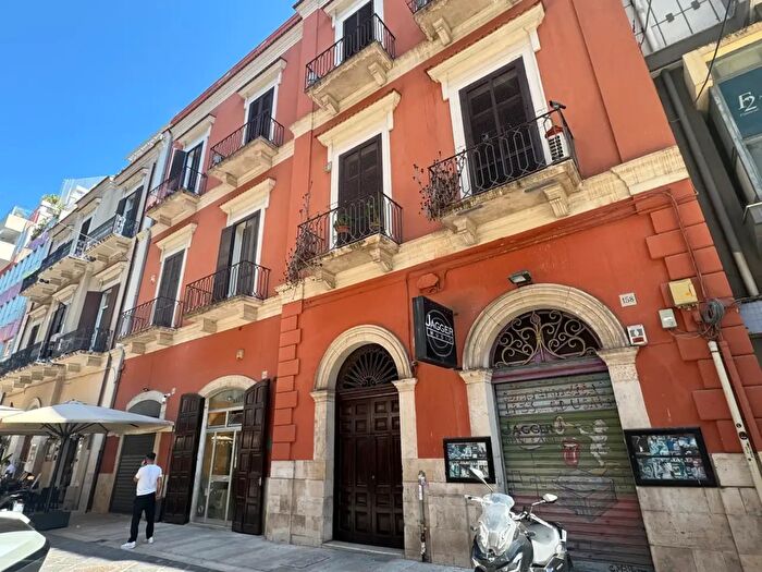 Appartamento quadrilocale in affitto in Via Roberto da Bari, Bari