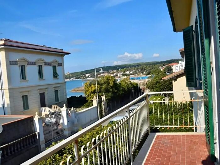 Appartamento trilocale in affitto in Rosignano Marittimo