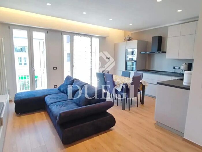 Appartamento con 5 locali in vendita in Viareggio