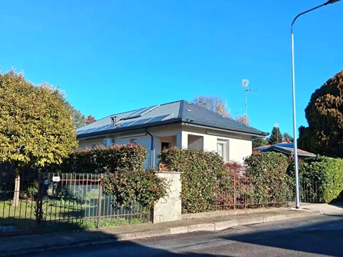 Casa trilocale in vendita in Via dei Tulipani, Inzago