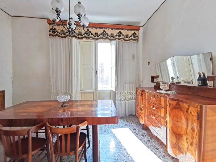 Appartamento trilocale in vendita in Via Luigi Settembrini, Lucera