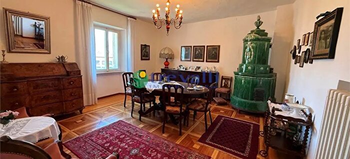 Appartamento con 7 locali in vendita in Predaia