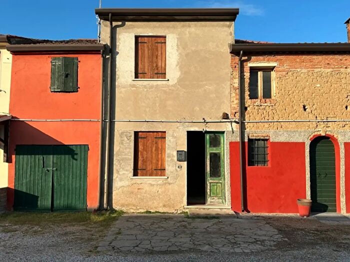 Casa trilocale in vendita in Via Luppia Alberi Snc, Montagnana