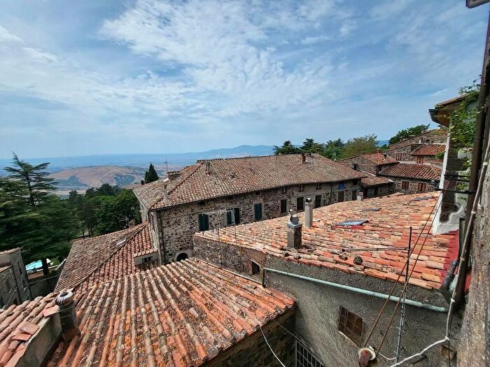 Appartamento trilocale in vendita in Radicofani