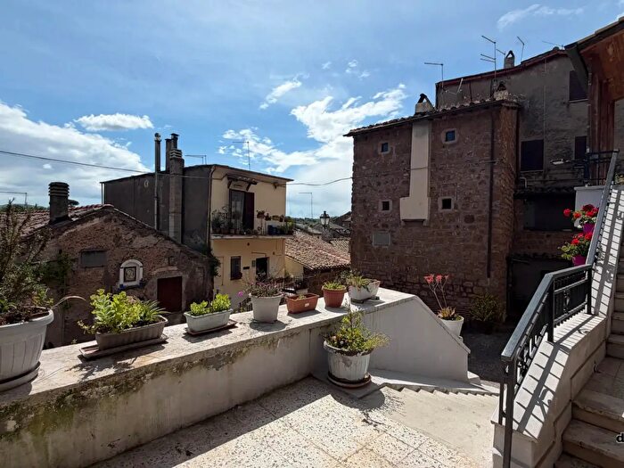 Appartamento trilocale in vendita in Sutri