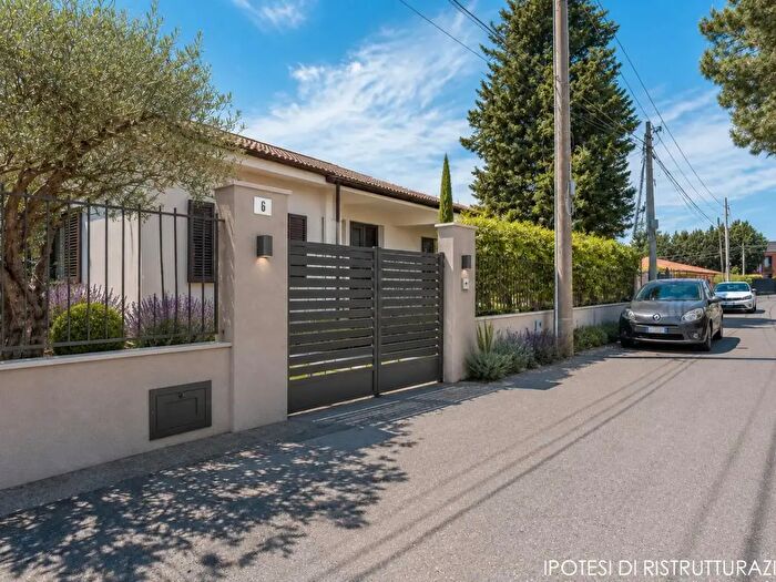 Casa bilocale in vendita in Via Giuseppe Verdi, Mascalucia