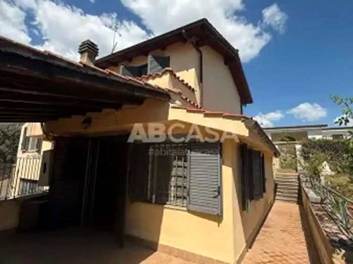 Casa con 5 locali in vendita in Via Ceppeta Inferiore, Velletri
