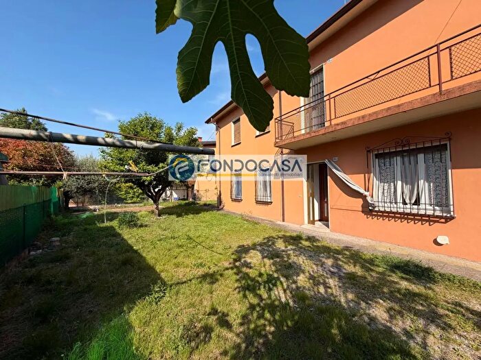 Appartamento trilocale in vendita in Via Custoza, Desenzano Del Garda