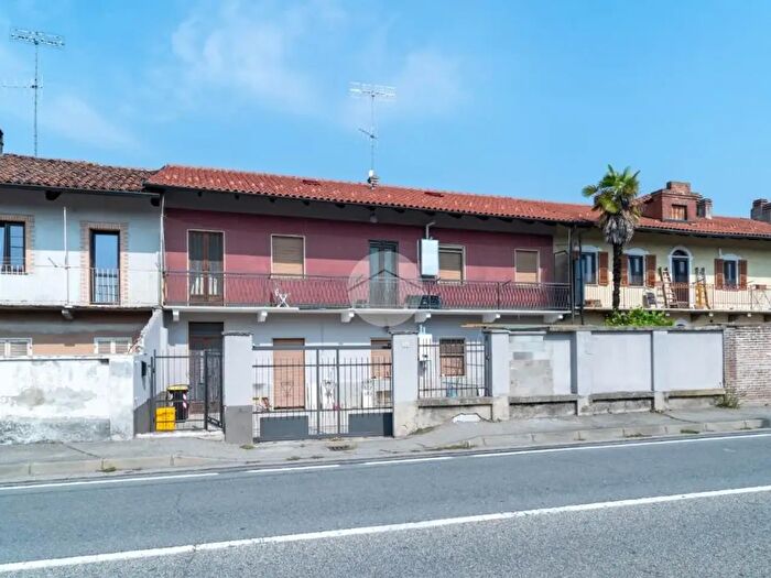 Appartamento trilocale in vendita in Via Casale, Chivasso