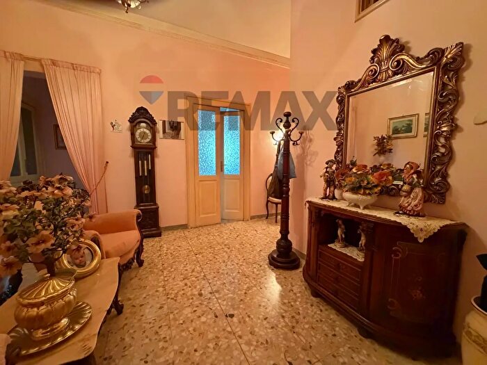 Appartamento con 5 locali in vendita in Via Principe Amedeo C, Taranto