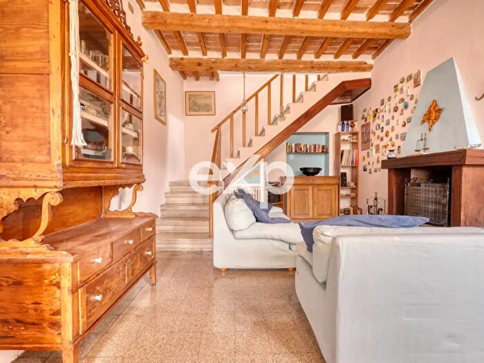 Casa con 10 locali in vendita in Pennabilli