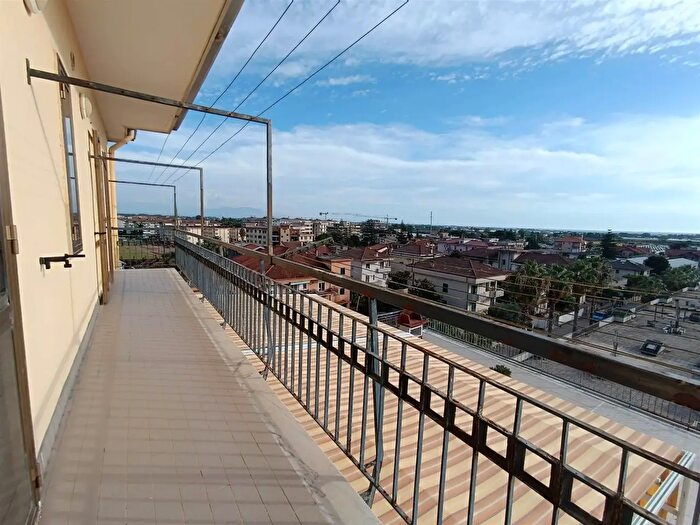 Appartamento con 5 locali in vendita in Pontecagnano Faiano
