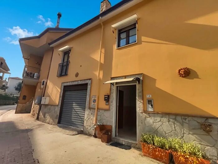 Casa quadrilocale in vendita in Via Michele Napoli, Solofra