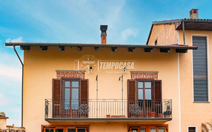 Appartamento con 5 locali in vendita in Strada Bianchi, Villanova DAsti