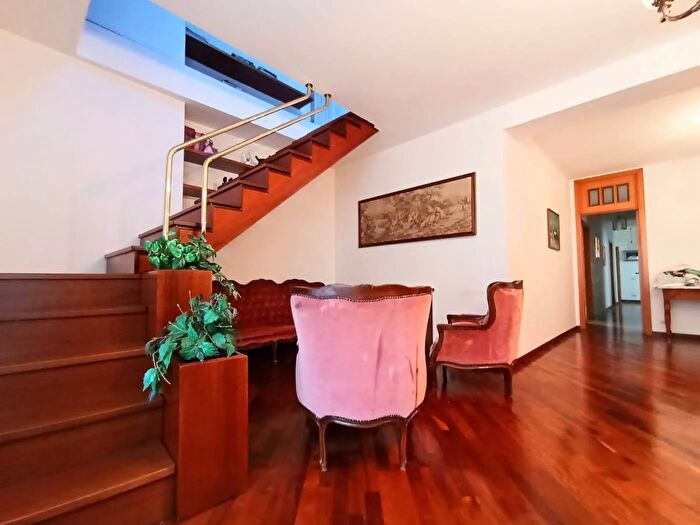 Appartamento con 8 locali in vendita in Indirizzo Via Lazzaro Bernabei, Ancona