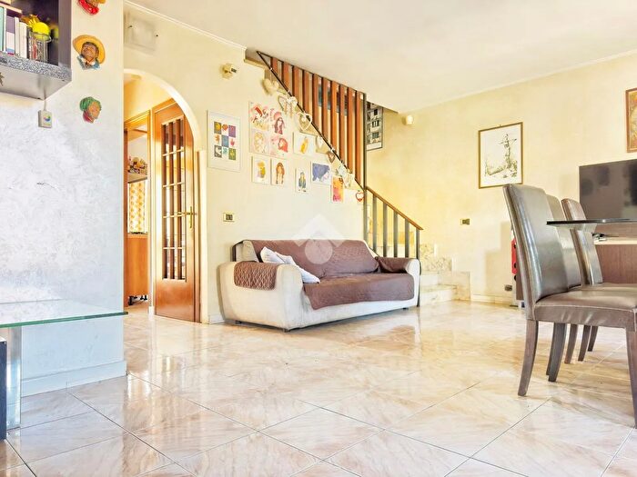 Case in Vendita e in Affitto - 3