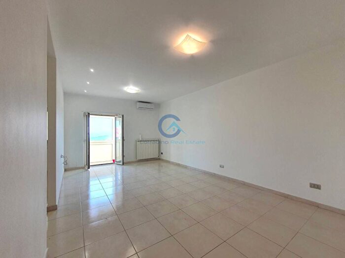 Appartamento trilocale in affitto in Via Domenico Marincola Pistoia, Centro Storico, Catanzaro