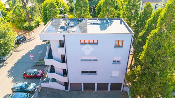 Appartamento trilocale in vendita in Via Bixio, Reggio Emilia