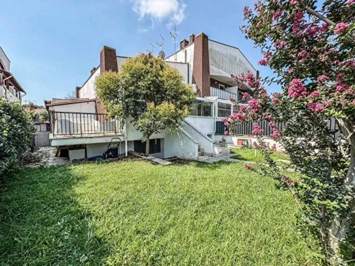 Casa con 5 locali in vendita in Via Curon Venosta, Roma