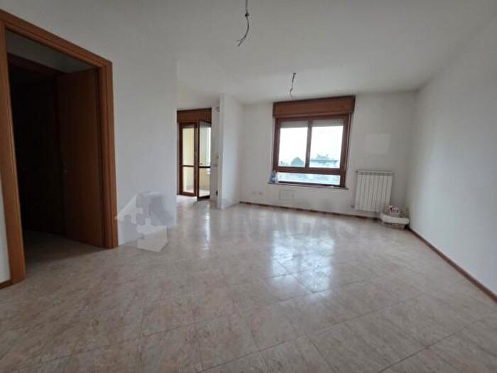 Appartamento trilocale in vendita in Via Bernardino Ferni, Gallarate