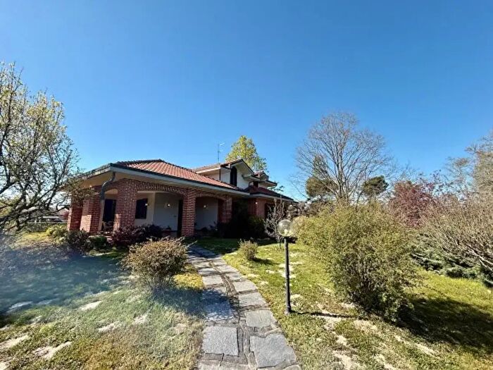 Casa con 5 locali in vendita in Via per Cossato, Castelletto Cervo