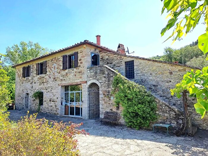 Casa con 12 locali in vendita in Gaiole In Chianti