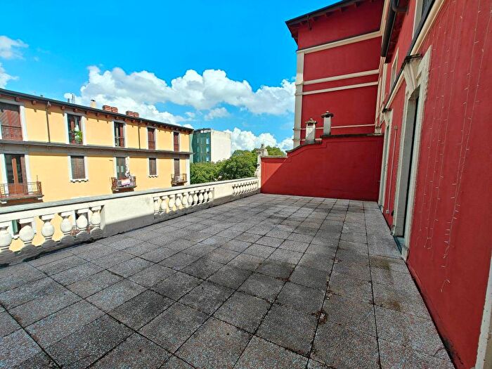 Appartamento trilocale in affitto in Via Spartaco, Cadore, Milano