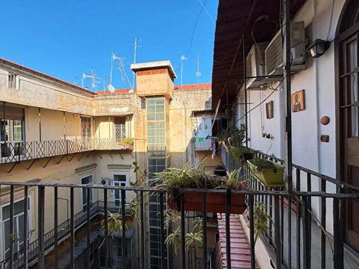 Appartamento bilocale in affitto in Via Egiziaca a Pizzofalcone, Napoli