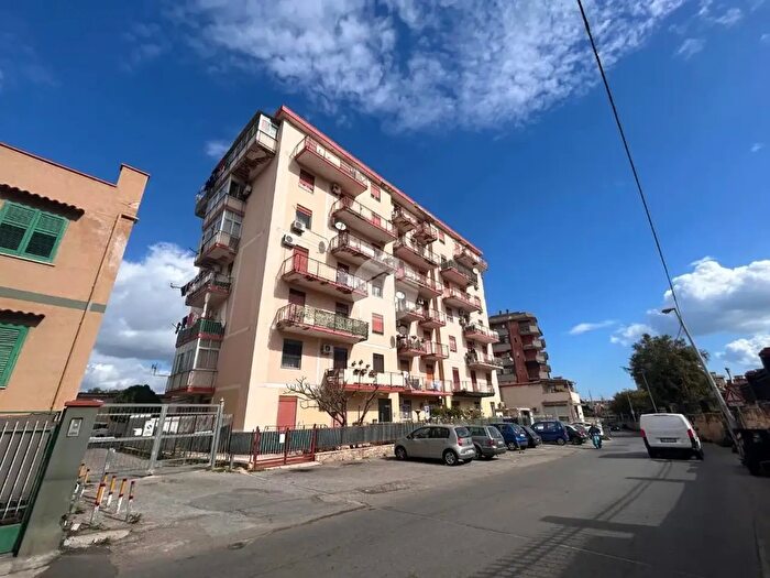 Appartamento con 5 locali in vendita in Via Villagrazia, Palermo