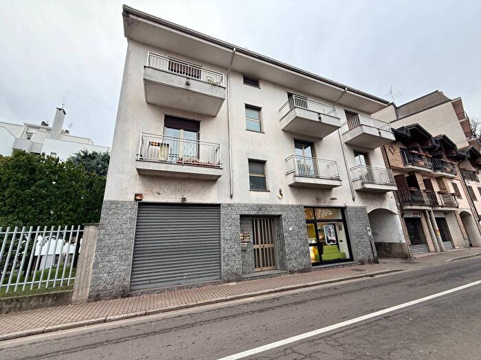 Casa bilocale in affitto in Corso Italia, Centro, Caronno Pertusella