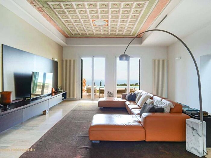 Appartamento con 6 locali in affitto in Strada Antica Torre, Centro, Cipressa