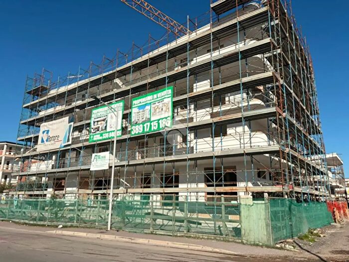 Appartamento trilocale in vendita in Via G Matteotti, Cesa