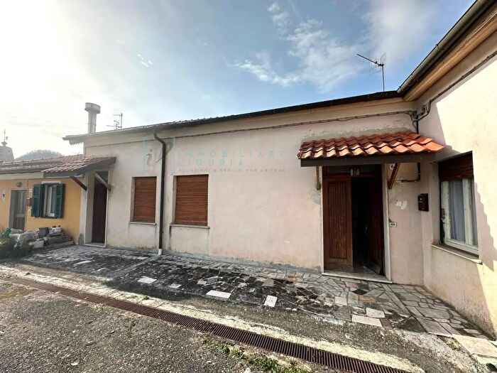Casa con 7 locali in vendita in Frazione Vellego, Casanova Lerrone