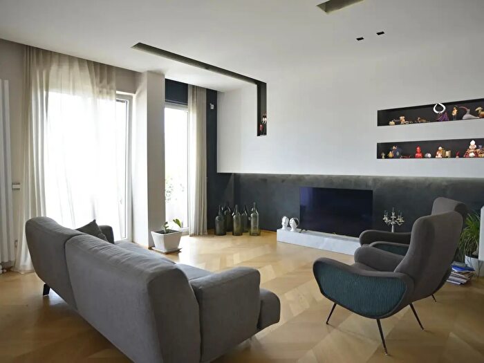 Appartamento con 5 locali in vendita in Piazza Garibaldi b, Modugno
