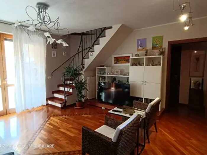 Appartamento con 5 locali in vendita in Via Mincio, Macerata