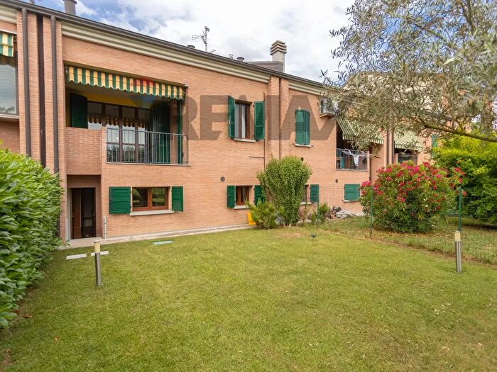 Casa con 6 locali in vendita in Via Benigno Zaccagnini, Fidenza