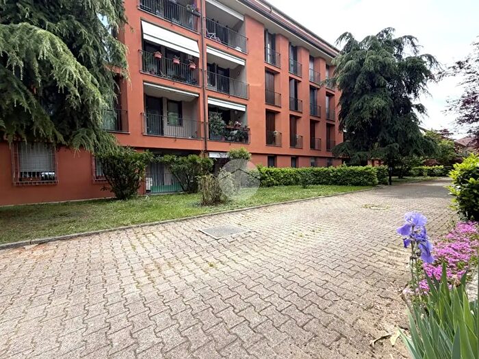 Appartamento quadrilocale in affitto in Piazza Padre Reginaldo Giuliani, Cernusco Sul Naviglio