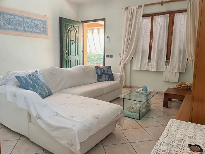Casa con 6 locali in vendita in Via G Pascoli, Anzio