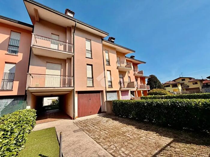 Casa quadrilocale in vendita in Via Don Sainini, Caravaggio
