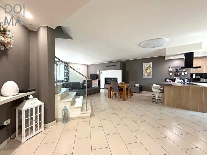Casa con 9 locali in vendita in Porto Viro