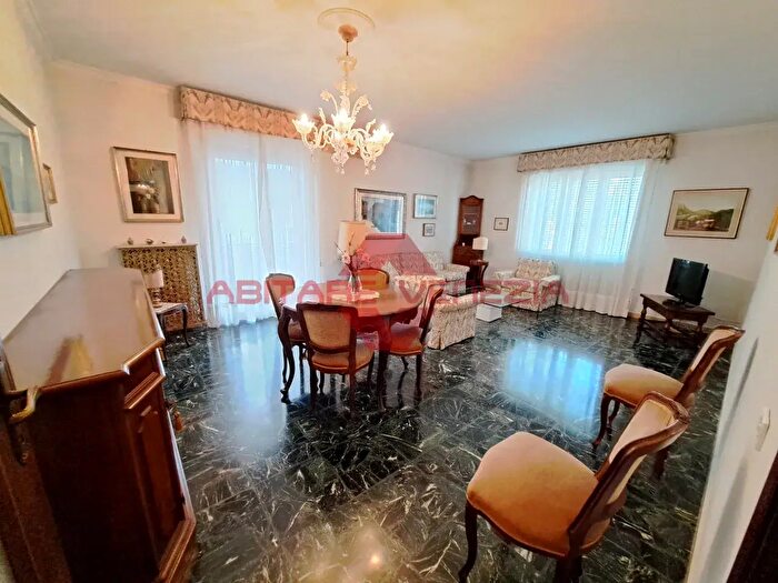 Appartamento quadrilocale in vendita in Via Francesco Morosini, Venezia