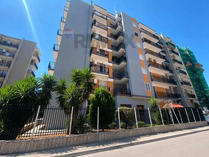 Appartamento trilocale in vendita in Via Papa Urbano VI, Bari